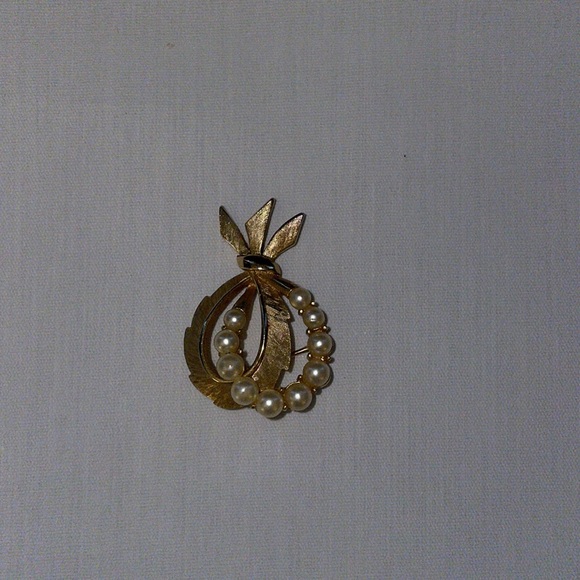 Estate jewelry gold and pearl brooch - Picture 2 of 8